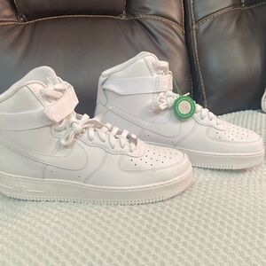 Nike Men's White Athletic Shoes